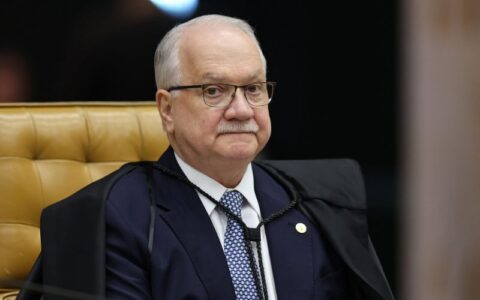 Fachin dá 5 dias para PGR avaliar arquivamento de inquérito contra Bolsonaro