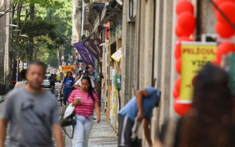 Fim da escala 6x1 reacende debate sobre saúde e família