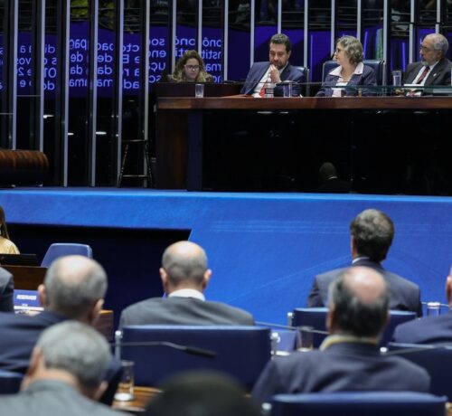 Senado vota fim da escala 6x1 e deve analisar PEC da Segurança Pública