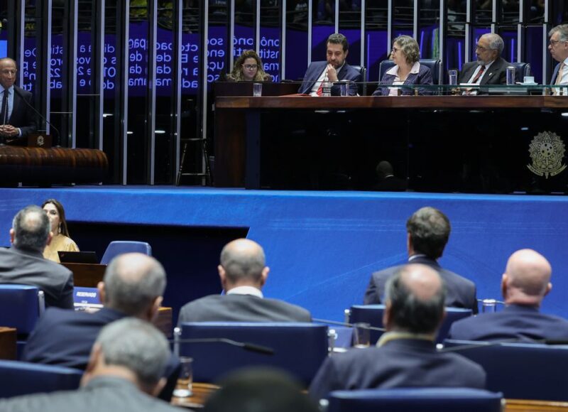 Senado vota fim da escala 6x1 e deve analisar PEC da Segurança Pública