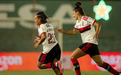 Flamengo bate Fluminense e garante vaga na semifinal