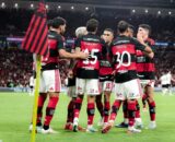 Flamengo marca nos acréscimos e mantém liderança