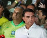 Flávio Bolsonaro deixa o país após STF mandar apreender passaportes