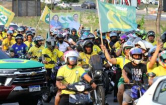 Flávio Bolsonaro e Maria do Carmo mobilizam apoiadores em Manaus