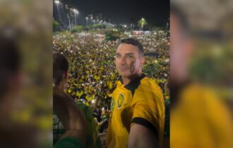 Flávio Bolsonaro promete combater queimadas e ampliar investimentos no Amazonas