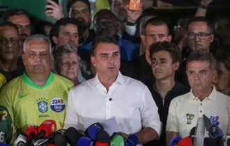 Flávio Bolsonaro questiona resultado e promete recorrer à Justiça