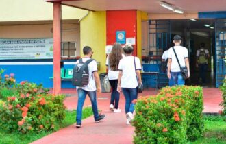 Fumaça suspende aulas da rede estadual nesta quinta-feira em Manaus e no interior