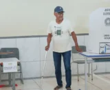 Idosos enfrentam dificuldades para exercer o voto