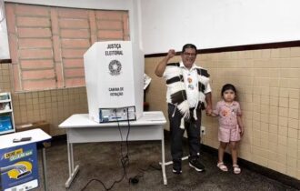 Isael Munduruku vota em Manaus no primeiro turno das eleições