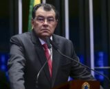 Jornada de 44 horas não acompanha realidade, diz Eduardo Braga