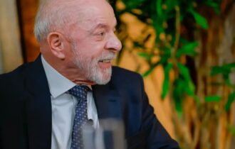 Lula diz que vai entregar amanhã ao TSE pedido de abertura de sigilo