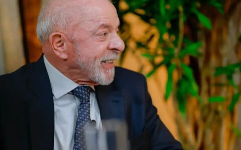 Lula diz que vai entregar amanhã ao TSE pedido de abertura de sigilo