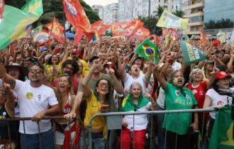 Manifestações em 500 cidades defendem democracia e reeleição de Lula
