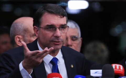 Flávio passa domingo reunido com prefeitos e vereadores de São Paulo