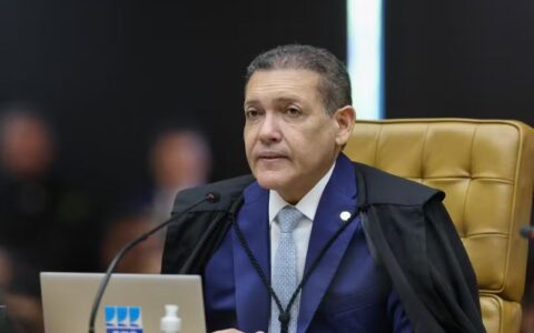 Ministro Nunes Marques, indicado por Bolsonaro, deve analisar revisão do ex-presidente depois do 2º turno