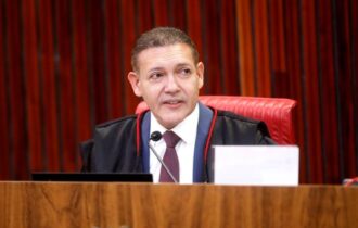 Nunes Marques dá prazo de 10 dias para PGR avaliar pedido de Bolsonaro