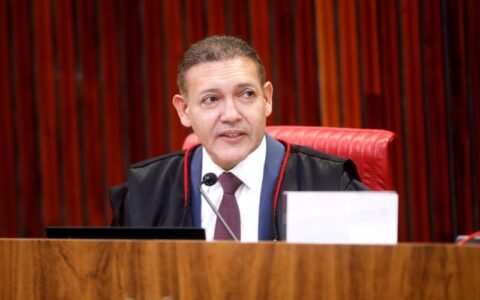 Nunes Marques dá prazo de 10 dias para PGR avaliar pedido de Bolsonaro