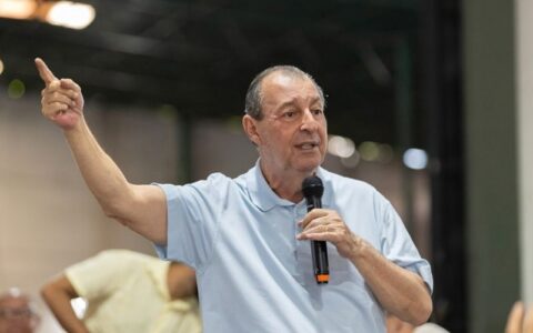 Omar cobra avião contra queimadas e critica gestão Wilson Lima