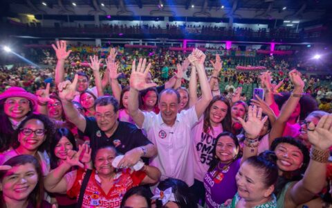 Omar firma compromisso com mães atípicas e promete ampliar proteção às mulheres no Amazonas