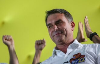 Podemos oficializa apoio a Flávio Bolsonaro no segundo turno