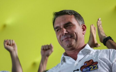 Podemos oficializa apoio a Flávio Bolsonaro no segundo turno