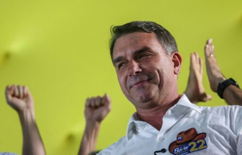 Podemos oficializa apoio a Flávio Bolsonaro no segundo turno