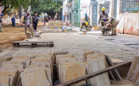 Prefeitura de Manaus avança com calçadas e infraestrutura urbana em obra de requalificação da rua Ferreira Pena