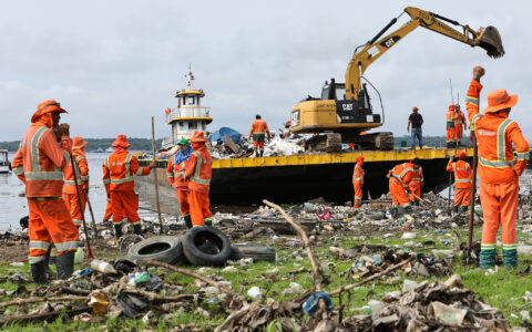 Prefeitura mobiliza 500 trabalhadores para reforçar limpeza na orla de Manaus