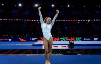 Rebeca Andrade conquista o tricampeonato no Mundial de Ginástica na Holanda