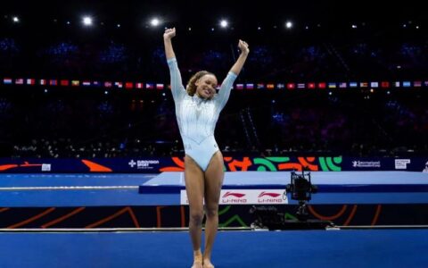 Rebeca Andrade conquista o tricampeonato no Mundial de Ginástica na Holanda