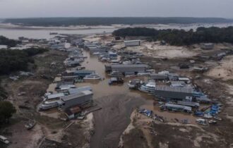 Rio Negro recua 2,14 metros durante outubro em Manaus
