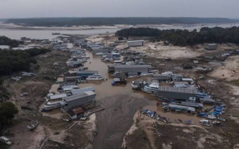 Rio Negro recua 2,14 metros durante outubro em Manaus