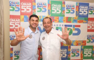 Saullo Vianna reforça apoio a Omar Aziz com gesto “SOMAR” no segundo turno