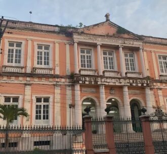 Seduc entra na mira do TCE-AM após deterioração no Colégio Dom Pedro II