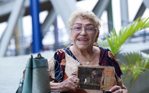 Servidora aposentada de 106 anos celebra aniversário de Manaus e avanços na qualidade de vida