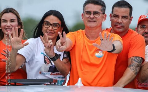 Shádia vota em Manaus e destaca participação das mulheres na política