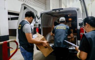 TRE-AM mobiliza mais de 60 veículos para distribuir urnas em Manaus