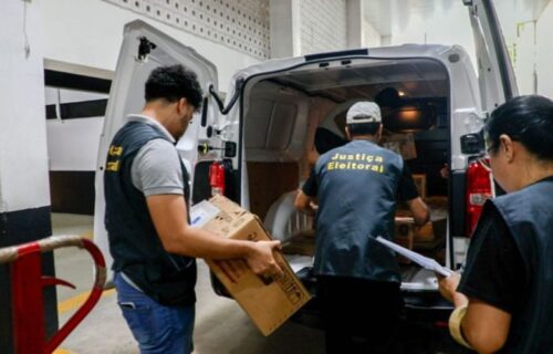 TRE-AM mobiliza mais de 60 veículos para distribuir urnas em Manaus