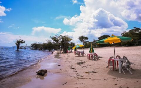 Turismo no Amazonas registra queda de 15% em agosto em meio a impactos da fumaça