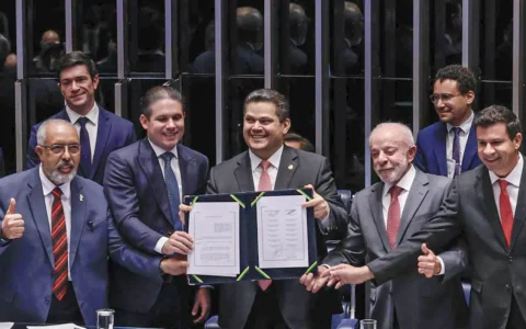 Veja o que muda com a promulgação da emenda sobre o fim da escala 6x1