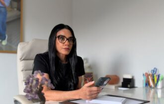 Em carta ao povo amazonense, Dra. Shádia, vice de David, coloca saúde como prioridade no governo e assume compromisso de zerar fila do SISREG