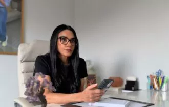 Em carta ao povo amazonense, Dra. Shádia, vice de David, coloca saúde como prioridade no governo e assume compromisso de zerar fila do SISREG