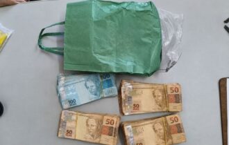PF apreende R$ 27,8 mil em espécie e material de campanha em avião no AM