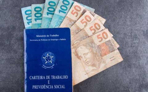 Segunda parcela do 13º salário será antecipada em 2026