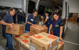 TRE-AM coordena distribuição das urnas eletrônicas para votação em Manaus